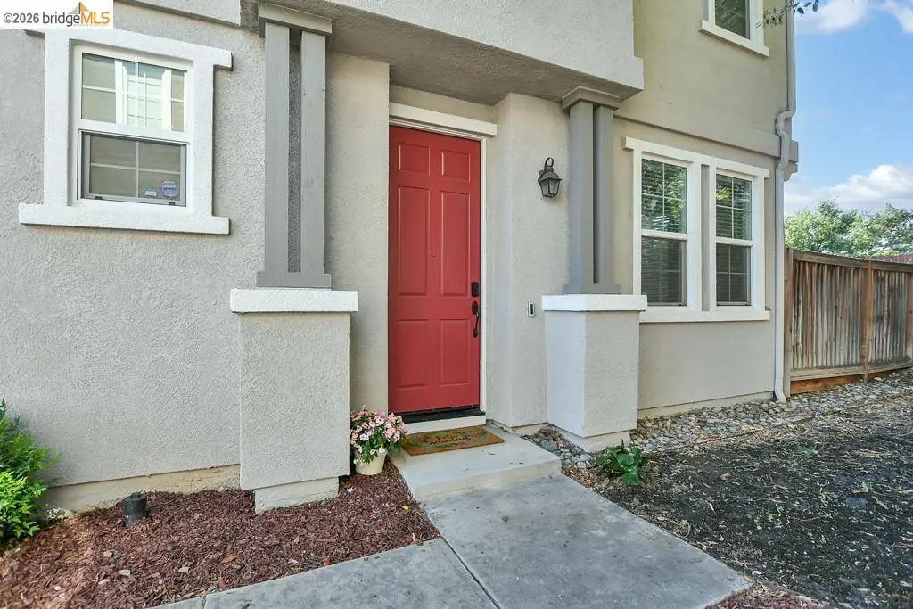 231 Washington Dr, Brentwood