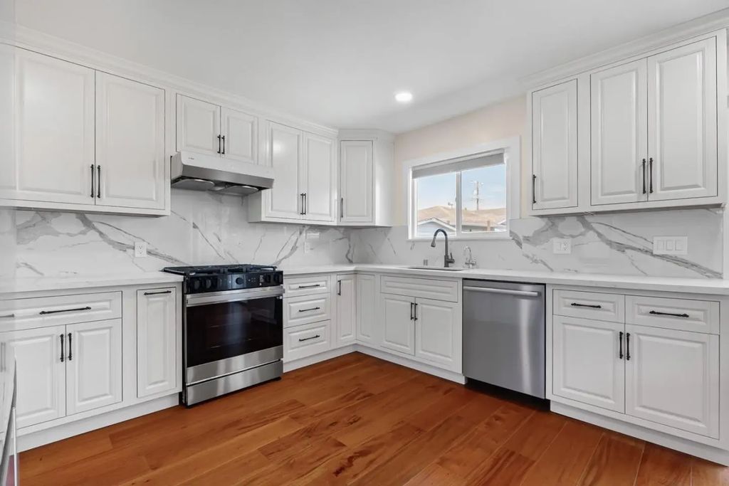 2347 Bennington Lane, Hayward