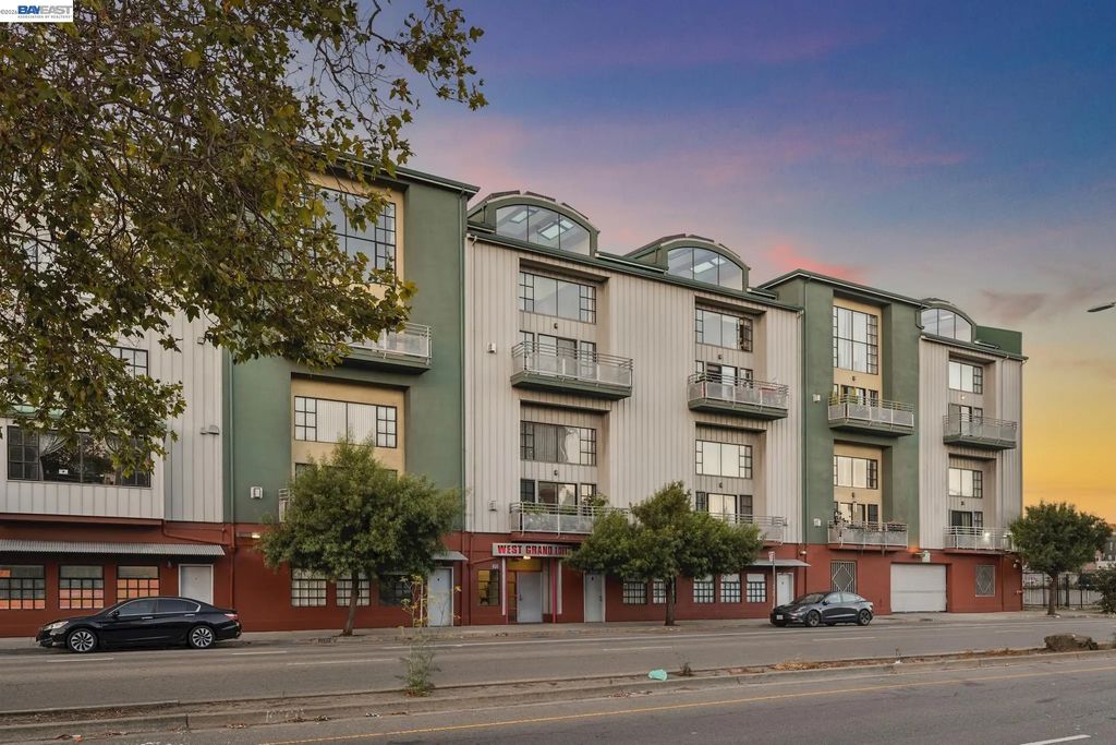 850 W Grand Ave 14, Oakland