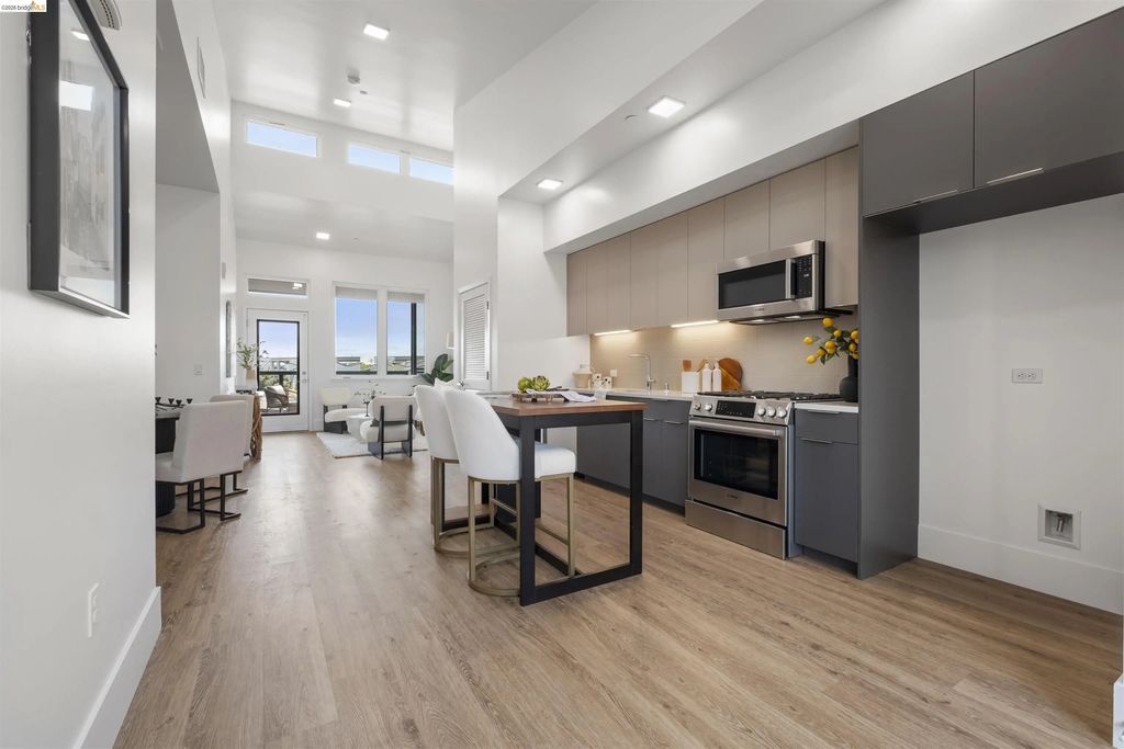 1545 32nd Street 214, Oakland