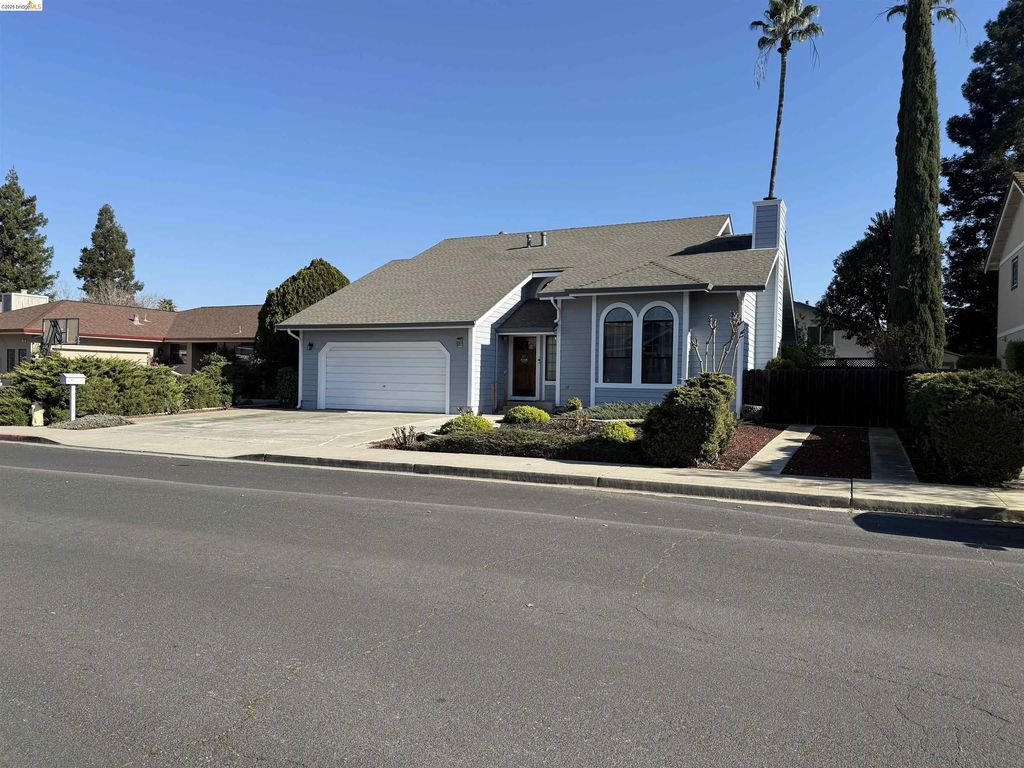 298 Wildberry Lane, Brentwood