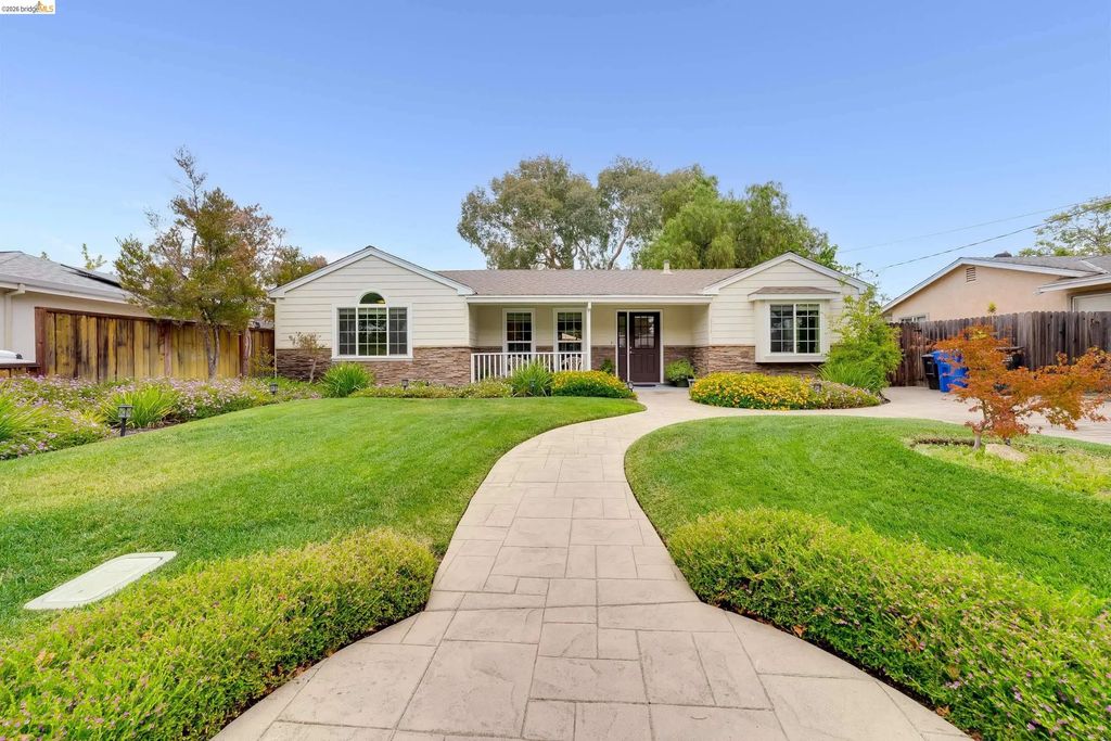 1894 Granada Dr, Concord