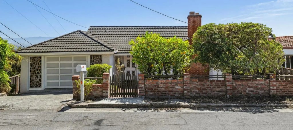 10741 Ridgeview Avenue, San Jose