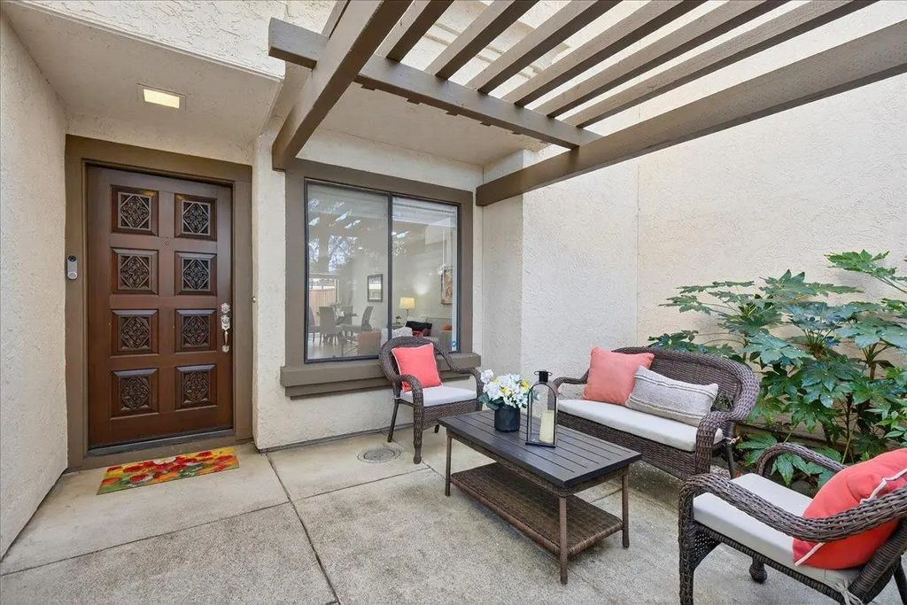 582 Pimlico Court, Walnut Creek
