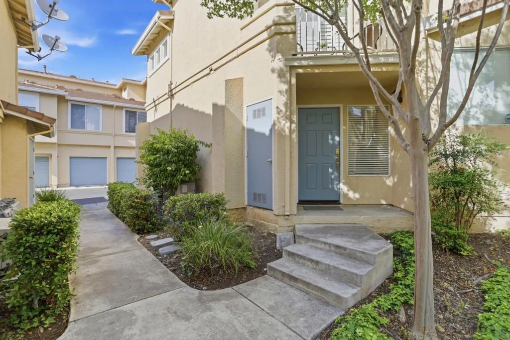 558 Manhattan Place, San Jose