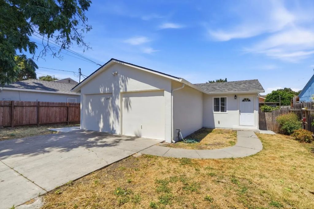 2369 Oakwood Drive, East Palo Alto