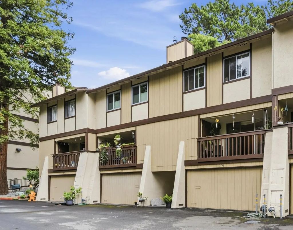 1743 Panda Way, Hayward