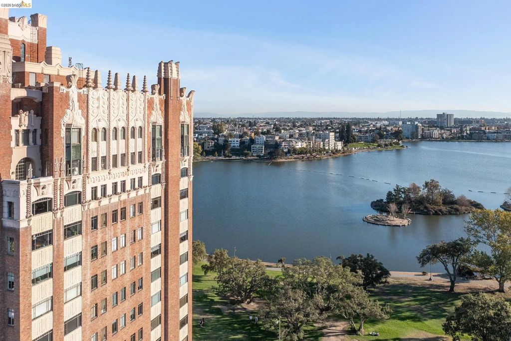 492 Staten Ave 1002, Oakland