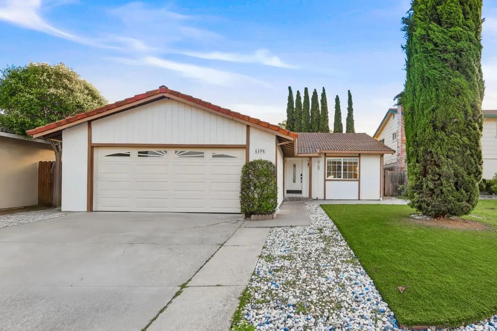 8398 Cypress Court, Dublin