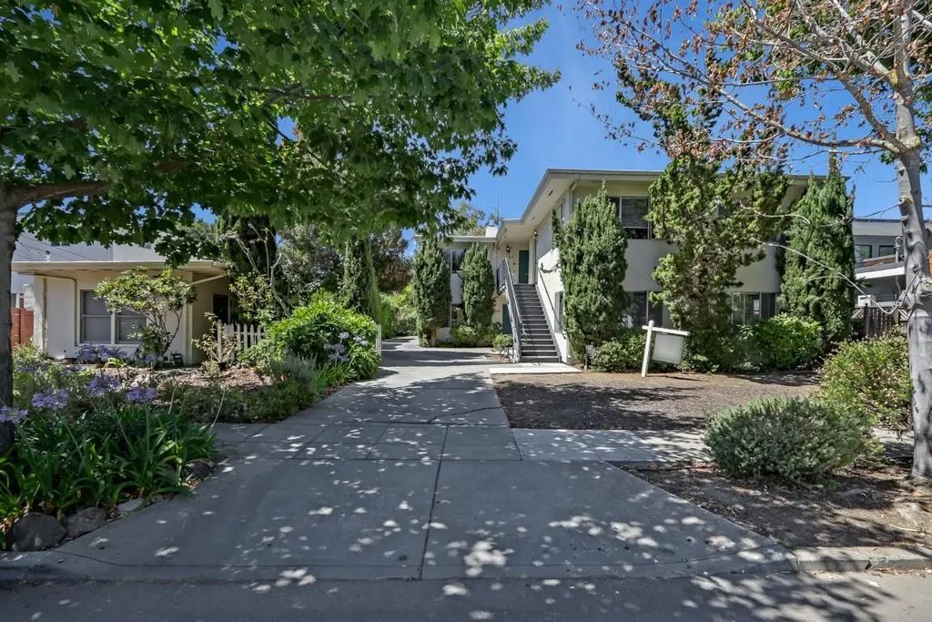 2110 Williams Street, Palo Alto