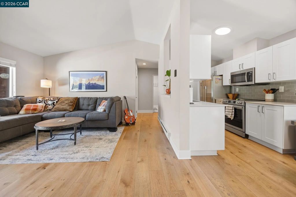 158 Bayside Court, Richmond