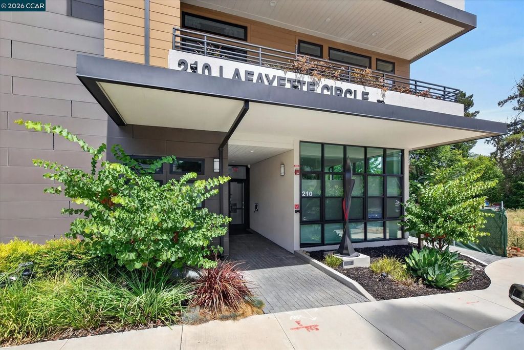 210 Lafayette Cir 302, Lafayette