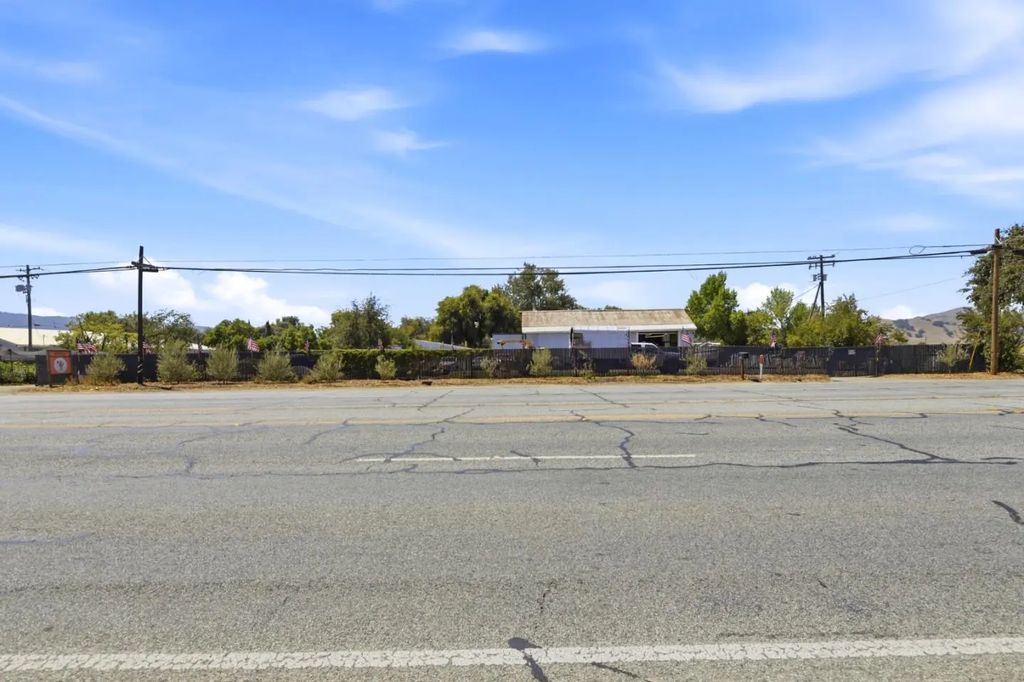 10095 Monterey Road, Gilroy