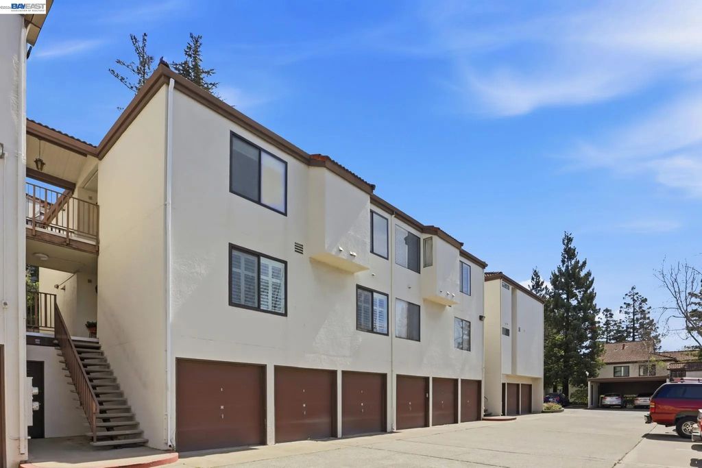 21109 Gary Dr 220, Hayward