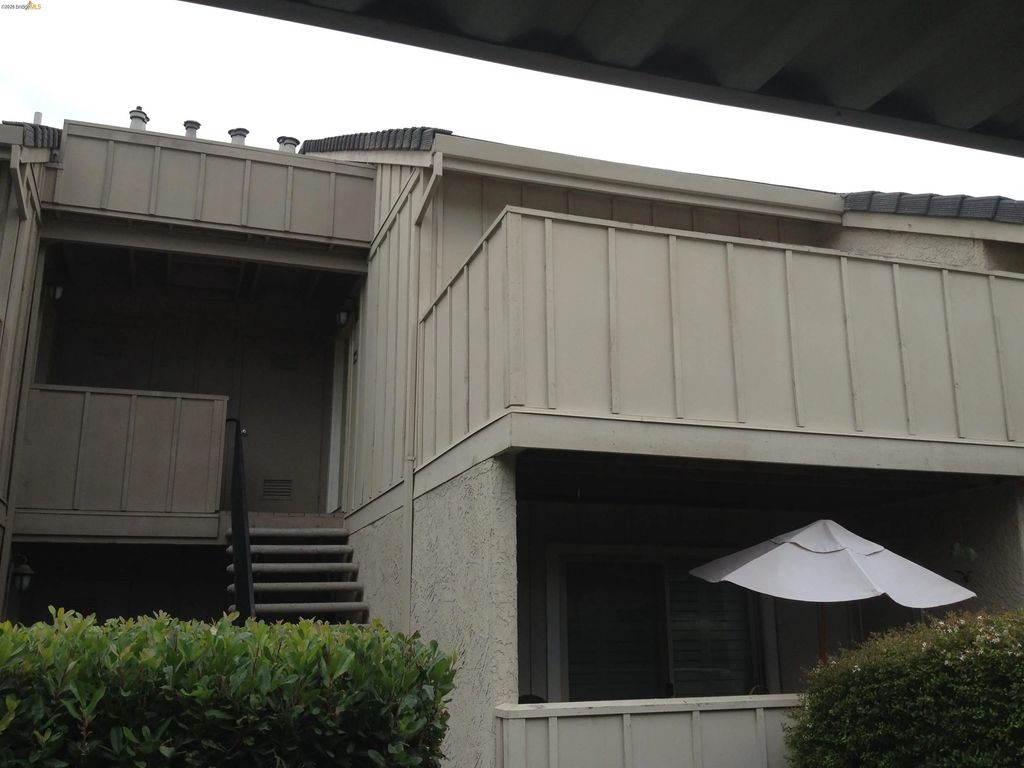 2209 Lakeview Cir, Pittsburg