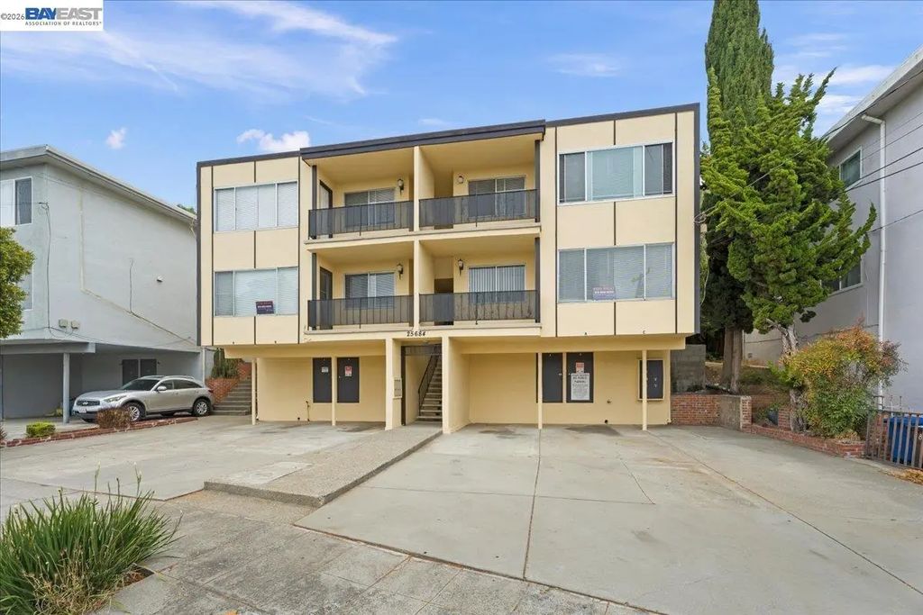 25684 Spring Dr, Hayward