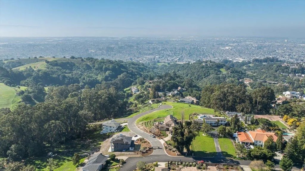 6 Turner Ct, Oakland