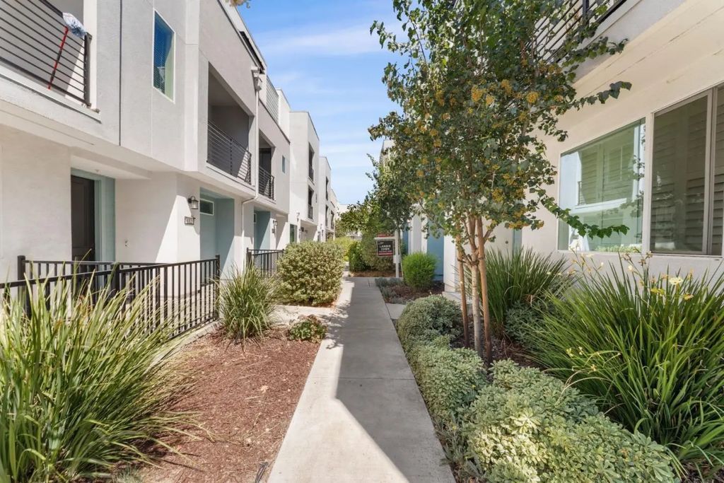 709 Fruit Ranch Loop, San Jose