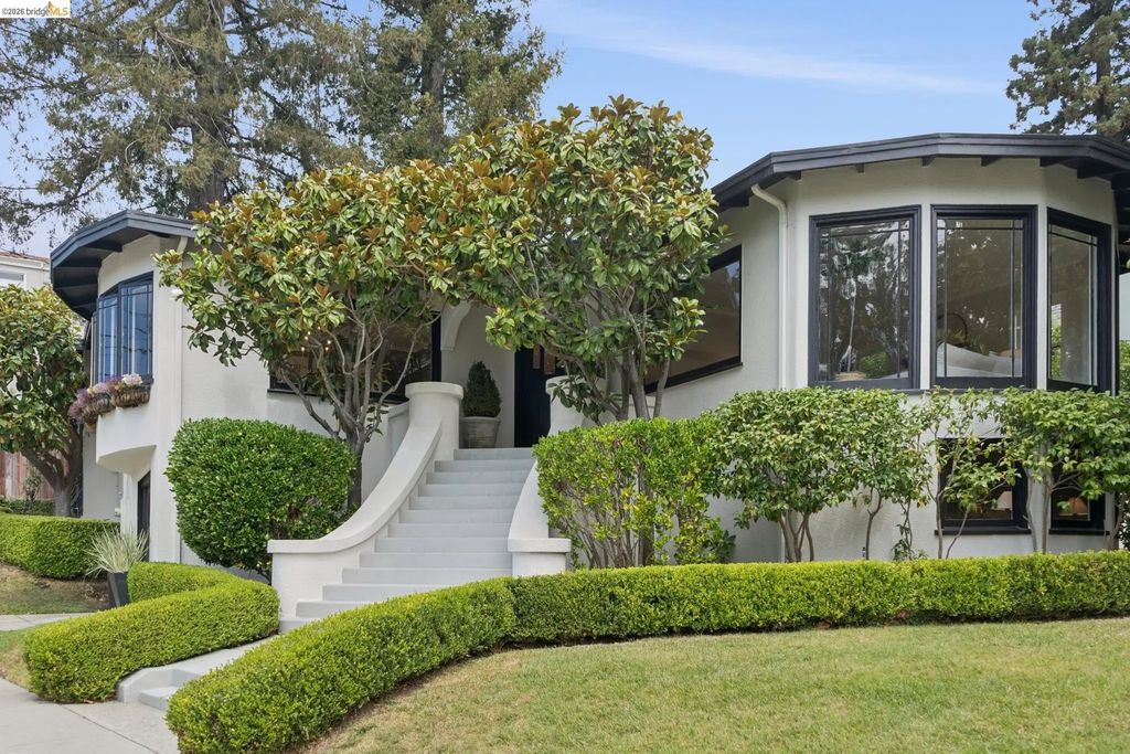 1115 Harvard Rd, Piedmont