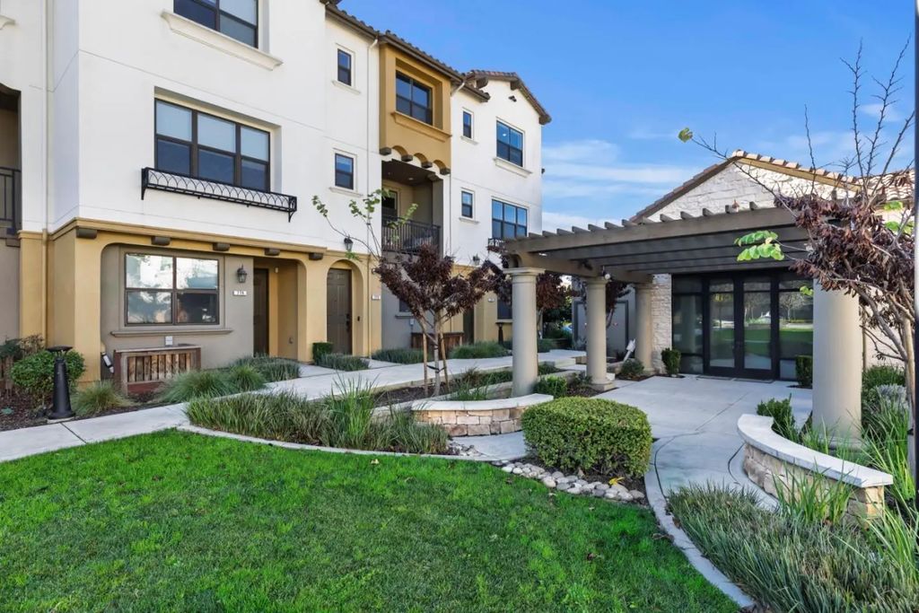 775 Santa Cecilia, Sunnyvale