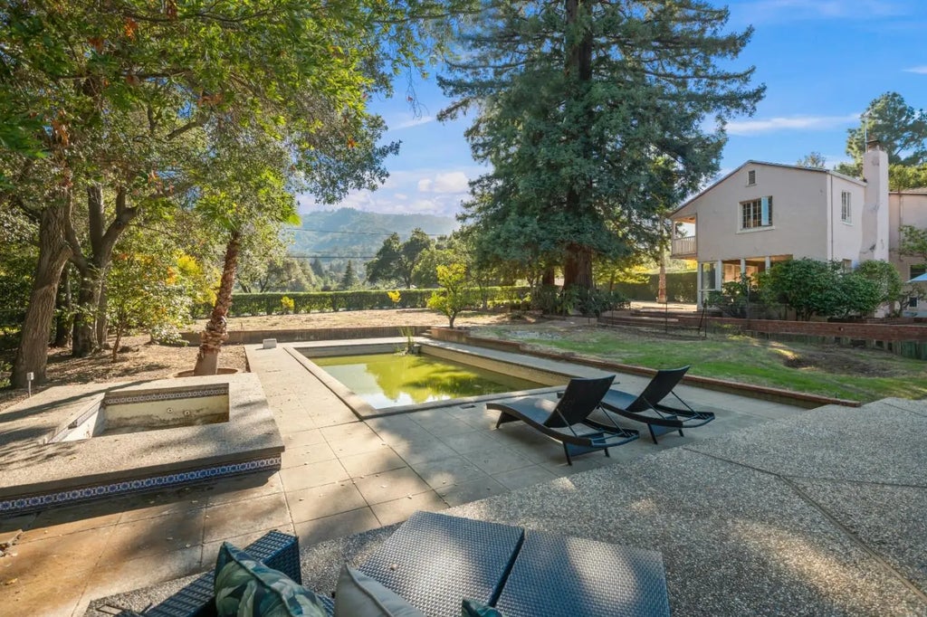 19605 Glen Una Drive, Saratoga