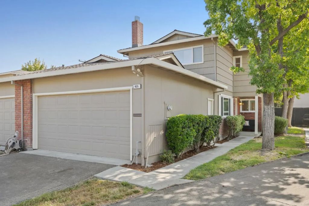 425 Poppy Place, Mountain View
