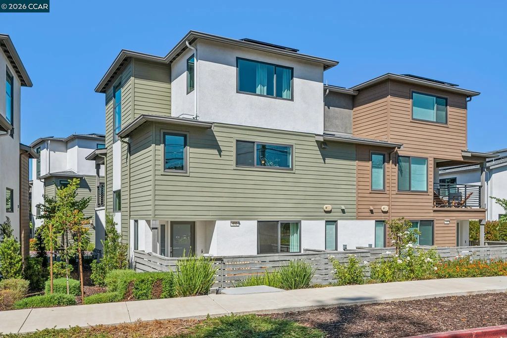 132 Pioneer Ave, Walnut Creek