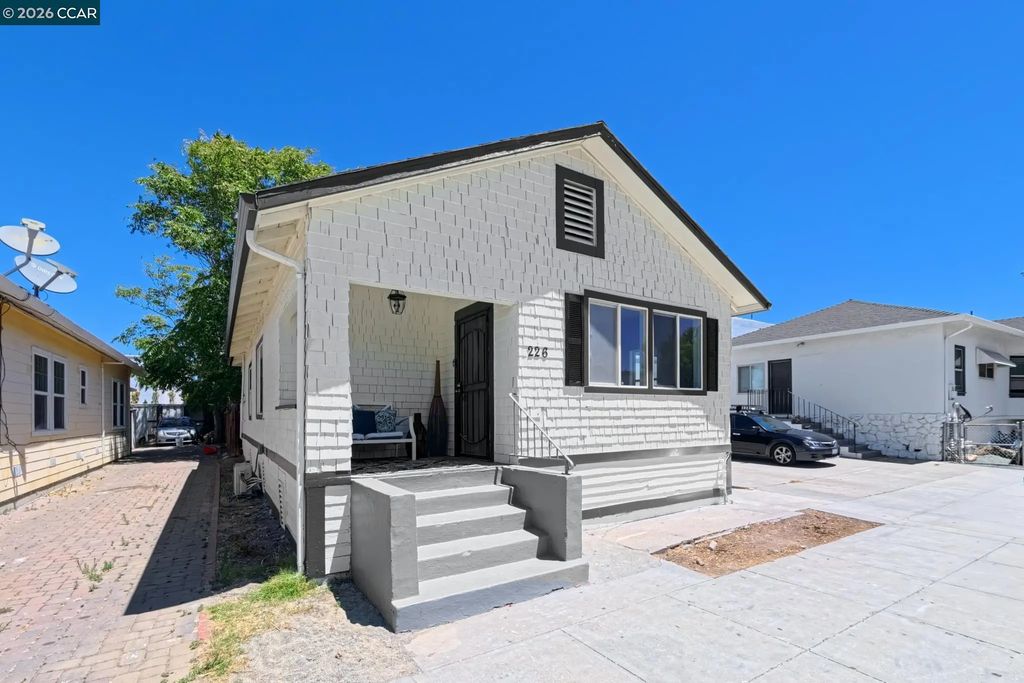 226 W 9th St, Pittsburg