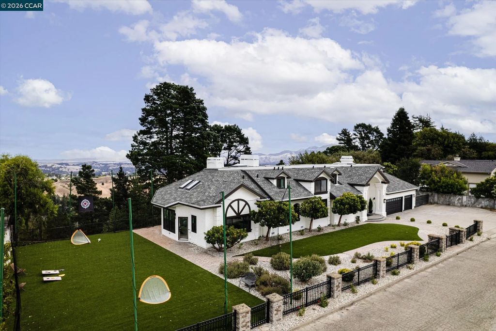 83 Donald Dr, Orinda