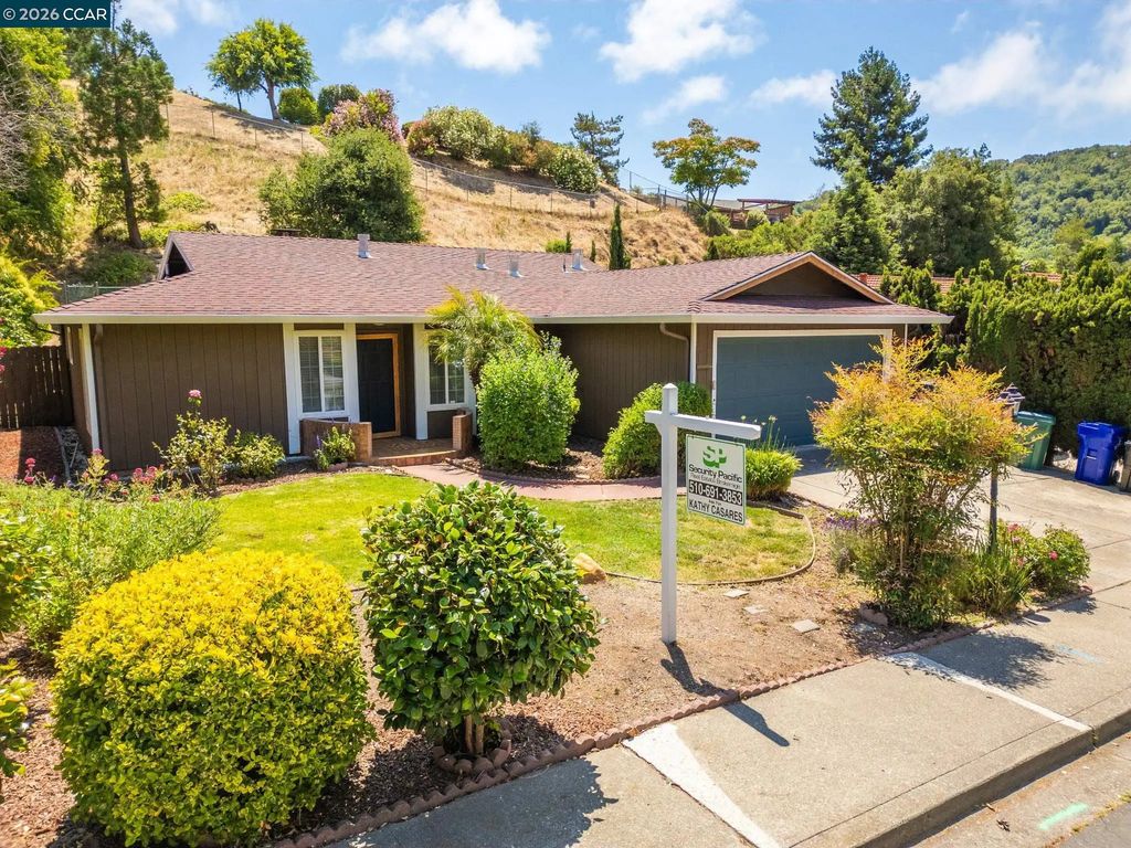 2983 Simas Ave, Pinole