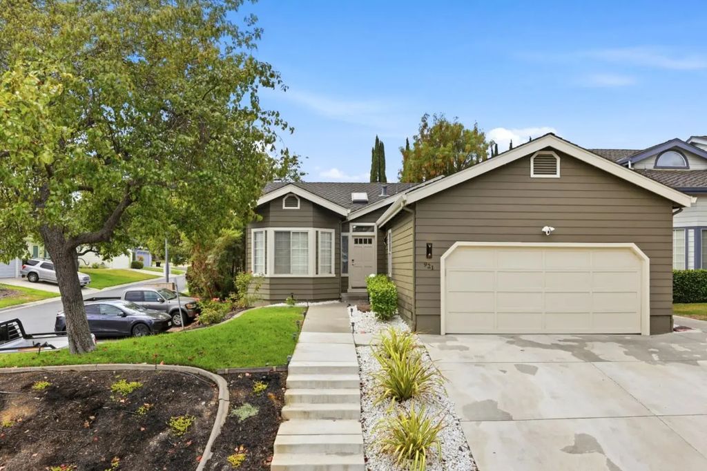 921 Clinton Place, Pleasanton