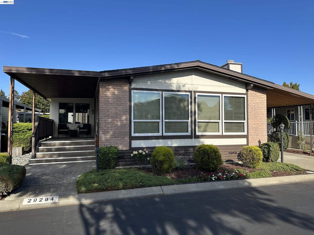 29284 Harpoon Way, Hayward