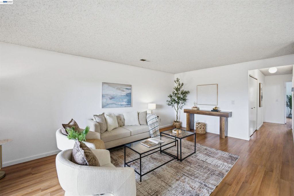 85 Shaniko Cmn 22, Fremont