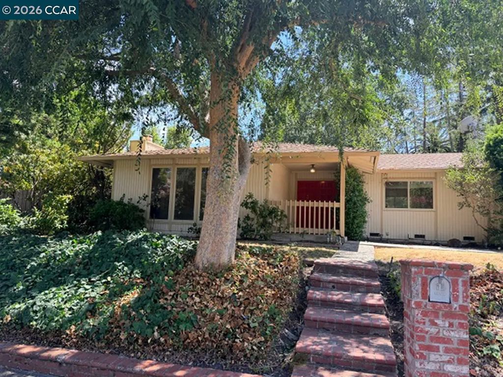678 El Cerro Blvd, Danville