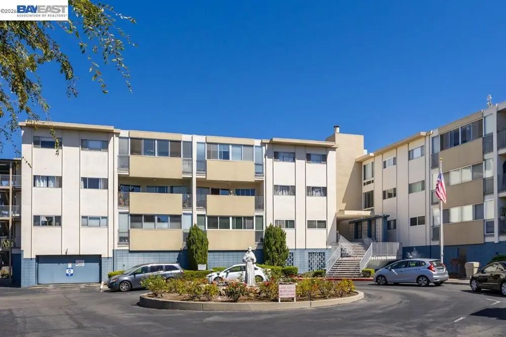 2137 Otis Dr 204, Alameda