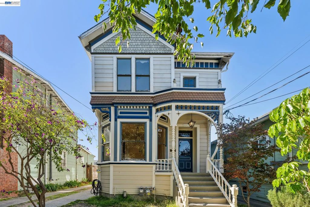 1715 Bay St, Alameda