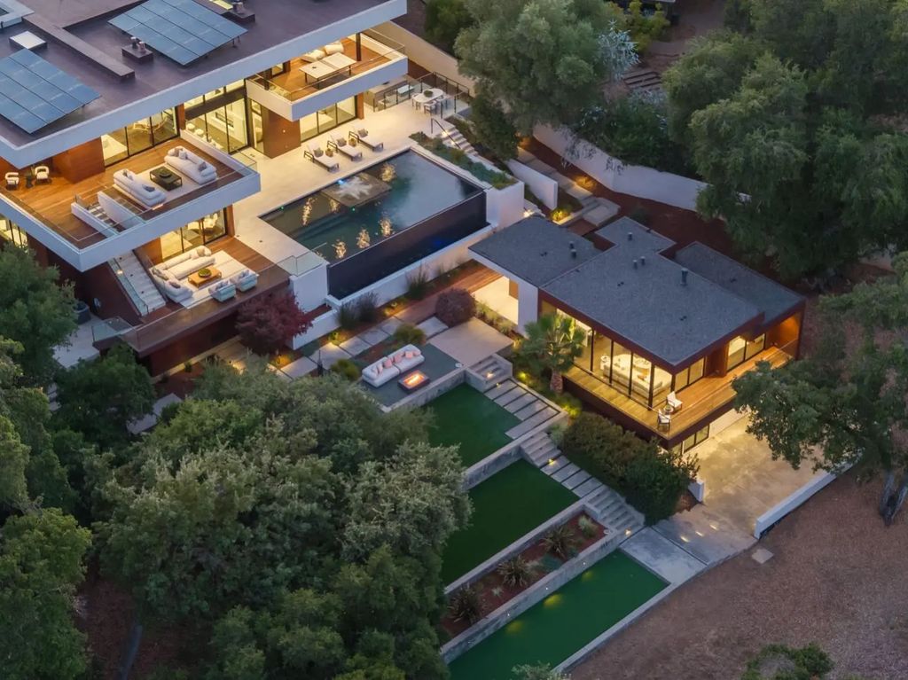 10718 Mora Drive, Los Altos Hills