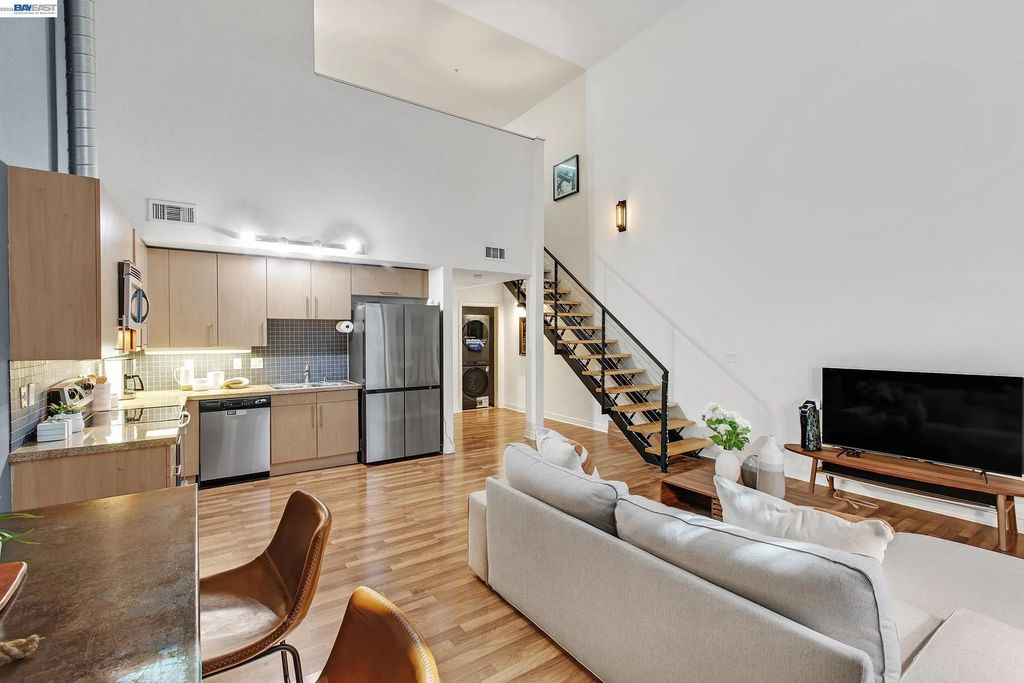 88 Bush St 2168, San Jose