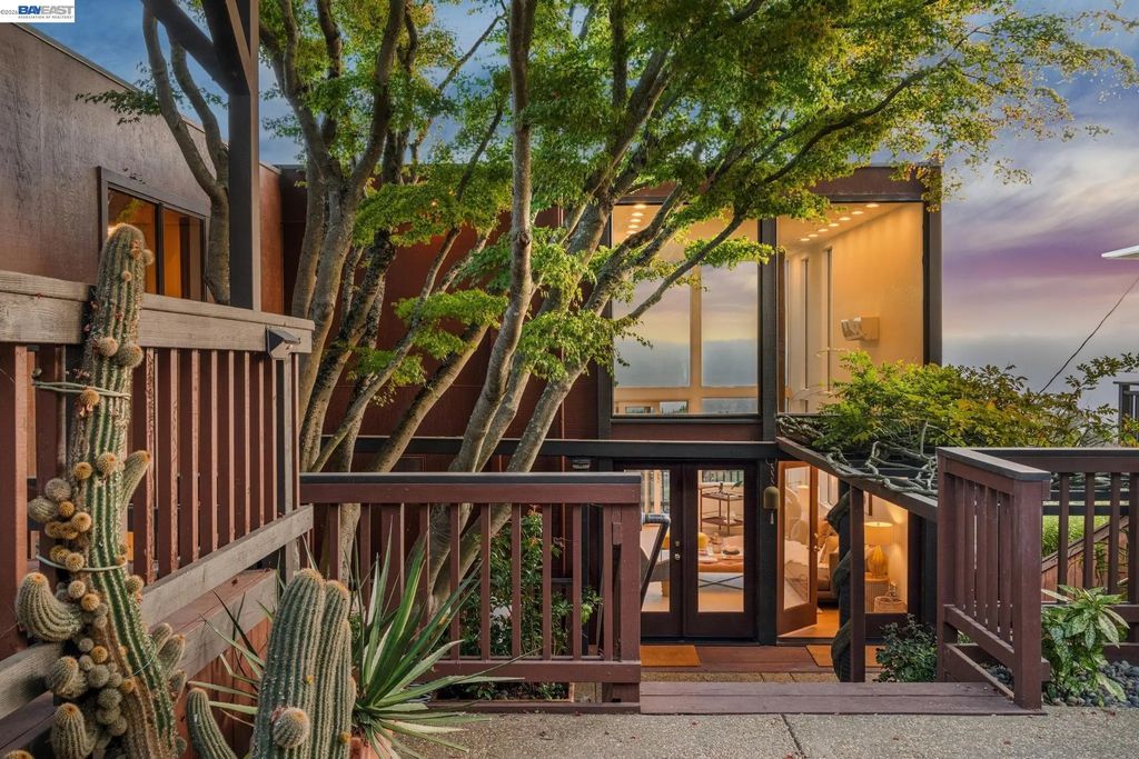 1085 Sterling Ave, Berkeley