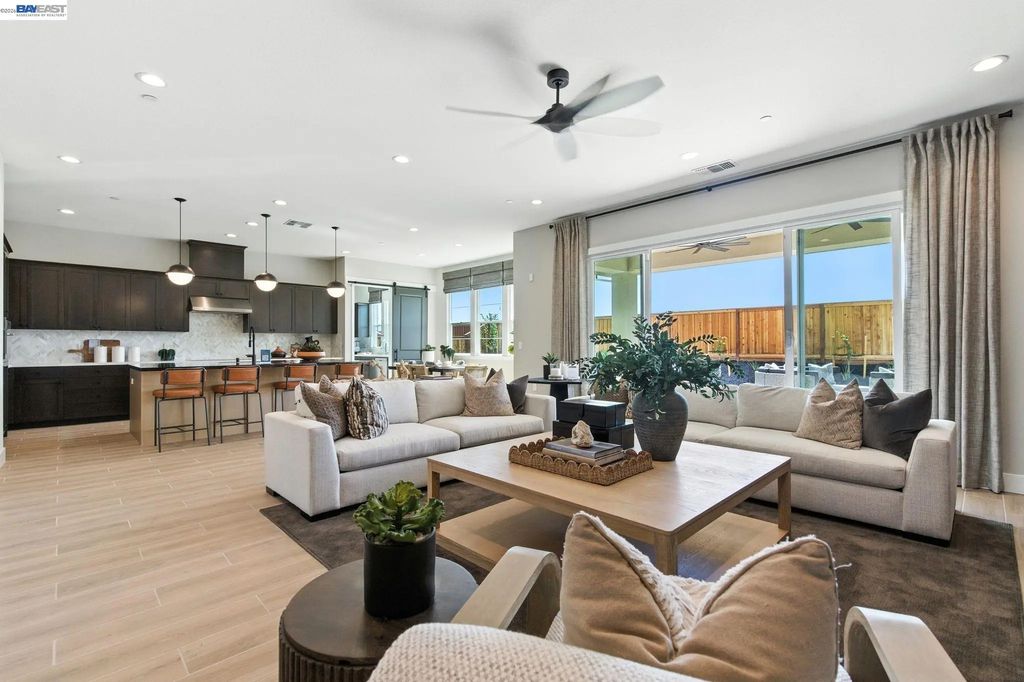 1591 Ponza Circle, Brentwood