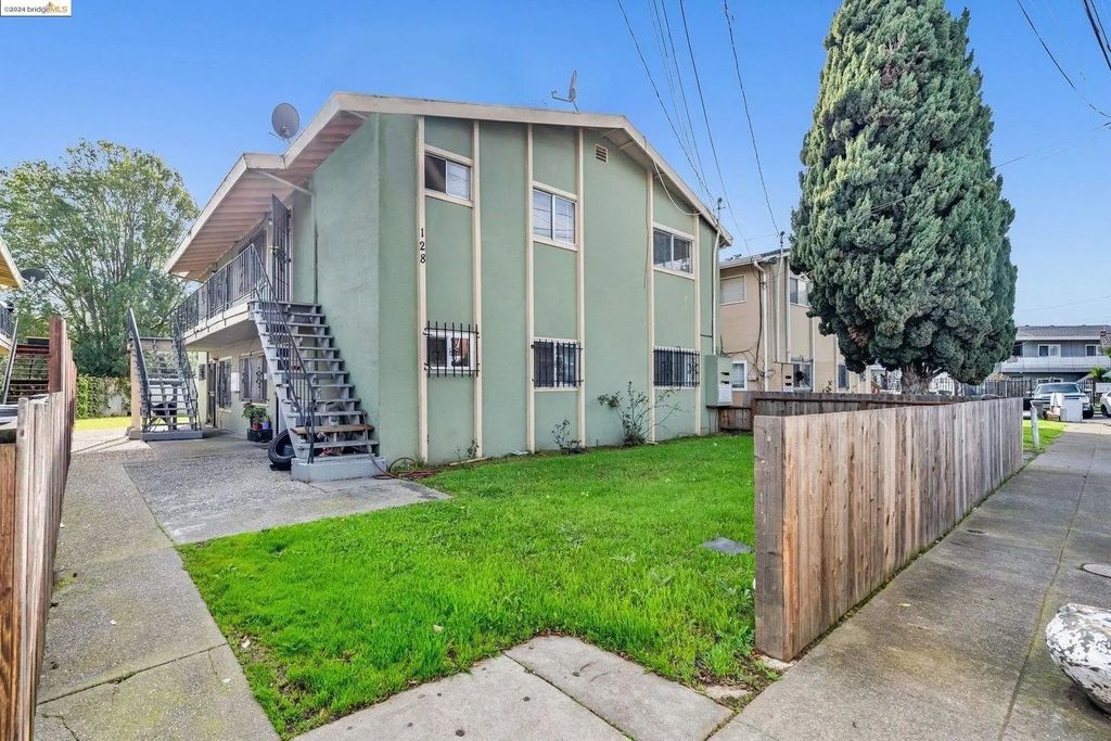 128 Catron Dr, Oakland