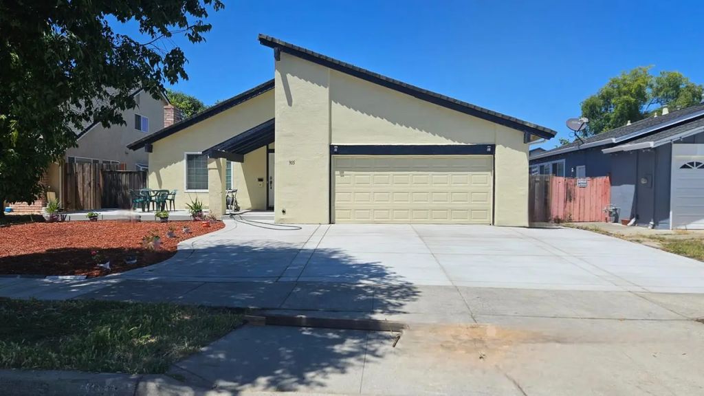 305 Lassenpark Circle, San Jose