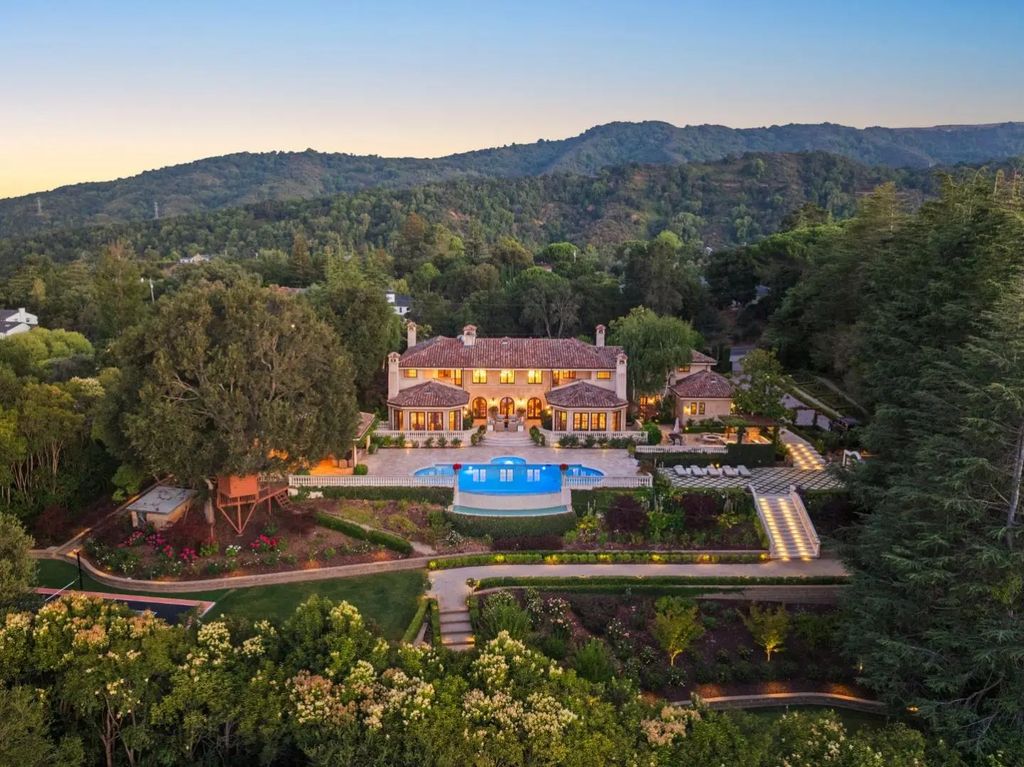 10285 Magdalena Road, Los Altos Hills