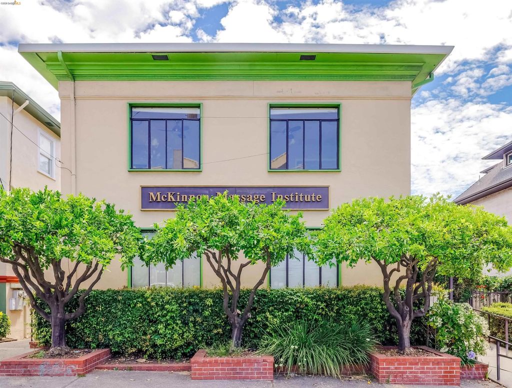 2944 Webster St, Oakland