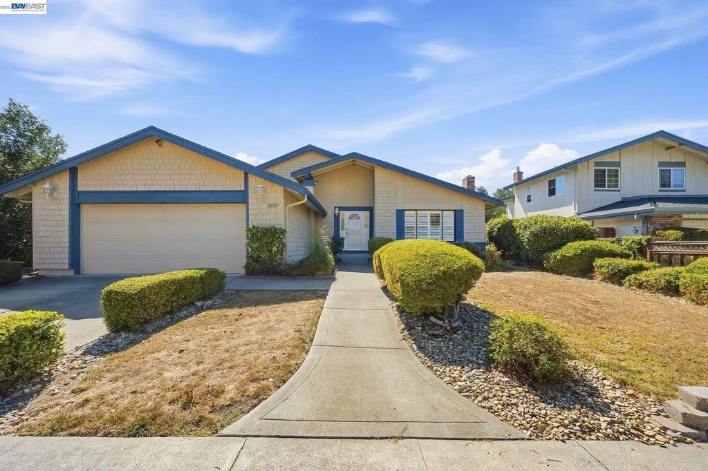 38785 Altura St, Fremont