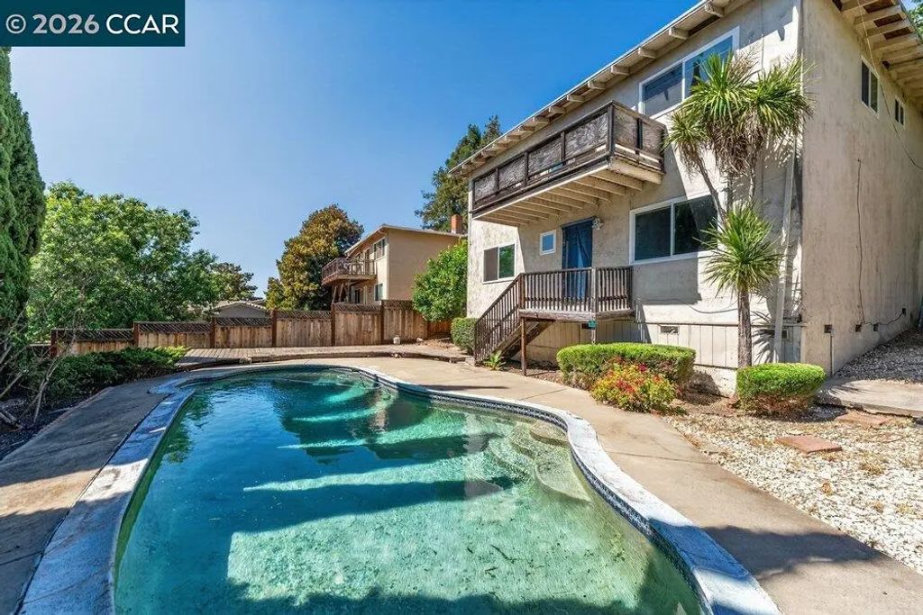 2210 Orange St, Martinez