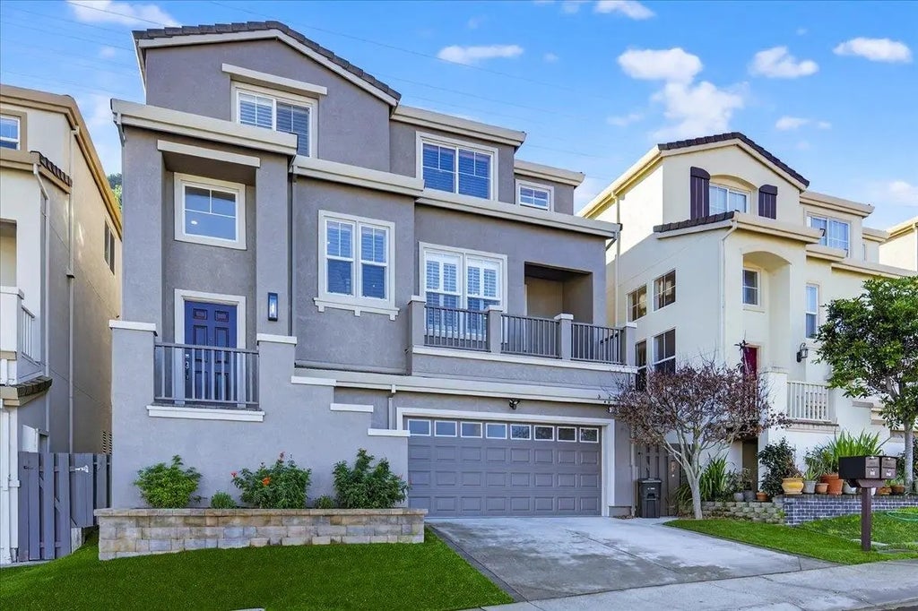 209 Bay Ridge Dr, Daly City