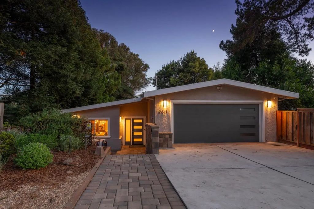 2611 Barclay Way, Belmont