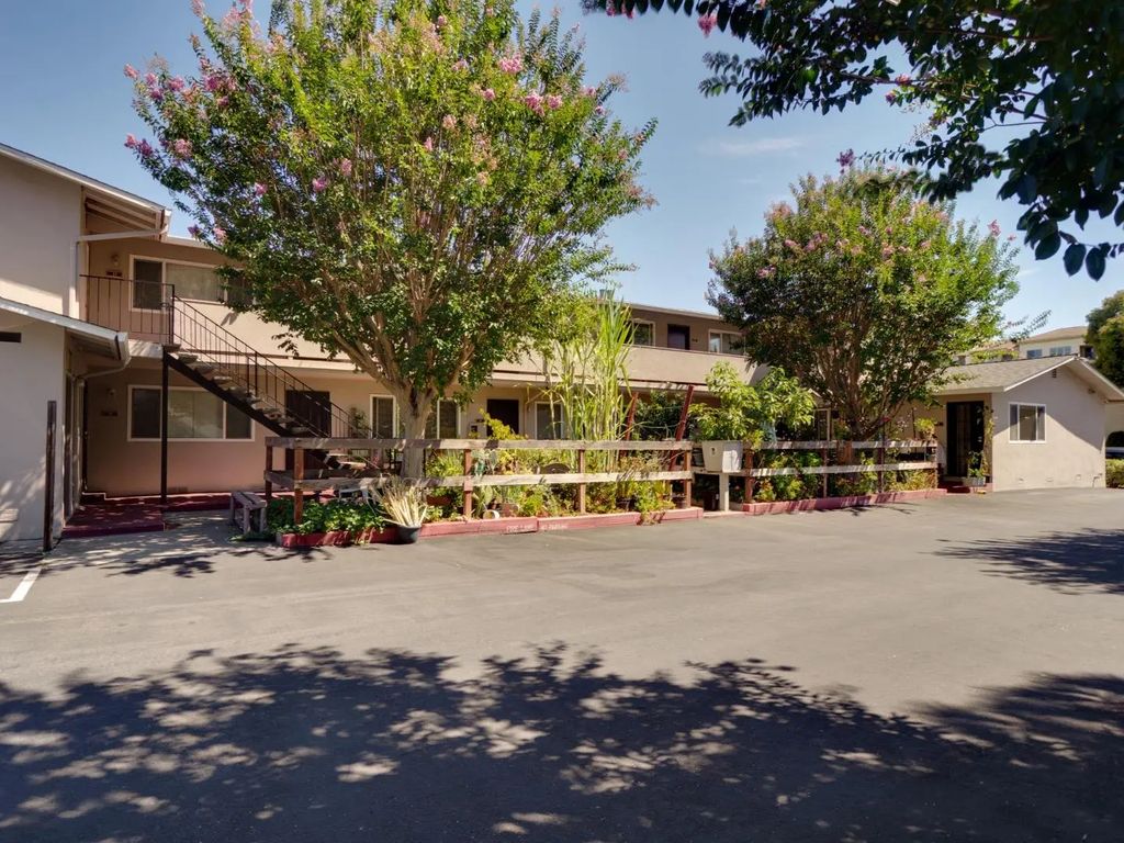 3569 Agate Dr 9, Santa Clara