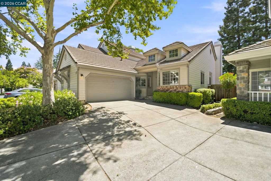 636 Julpun Loop, Clayton